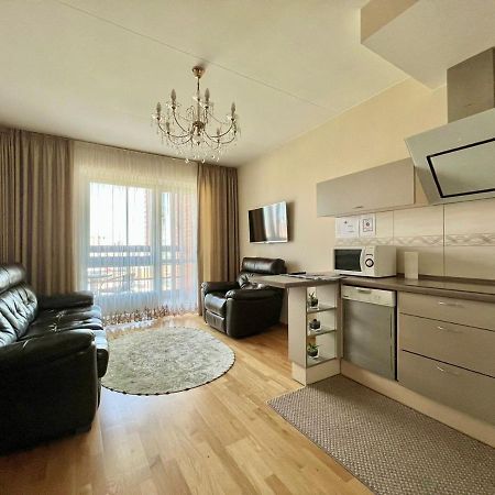 Apartment On Avenue Taikos 120 C Klaipeda Bagian luar foto