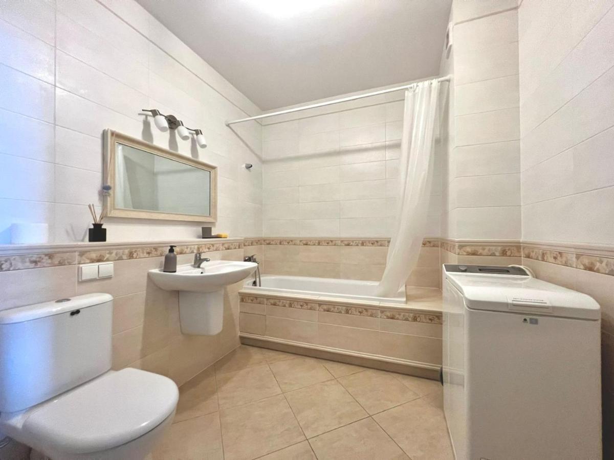 Apartment On Avenue Taikos 120 C Klaipeda Bagian luar foto