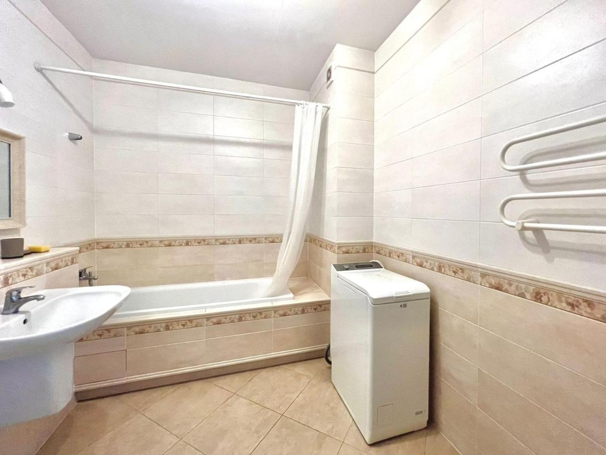 Apartment On Avenue Taikos 120 C Klaipeda Bagian luar foto